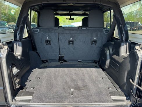 Used 2020 Jeep Wrangler Unlimited Sahara AWD/4WD image 17