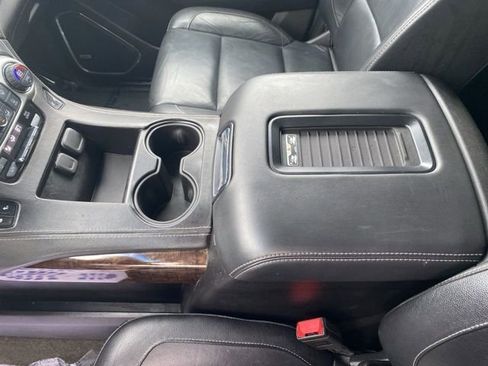 Used 2017 Chevrolet Suburban LT image 19