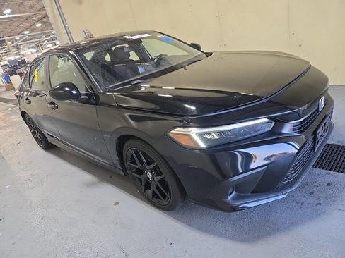 Used 2023 Honda Civic Sport image 3