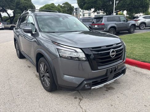 Used 2022 Nissan Pathfinder SL w/ SL Premium Package FWD image 8