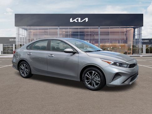Certified 2023 Kia Forte LXS FWD image 2