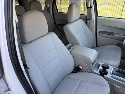 Used 2012 Ford Escape XLT AWD/4WD image 19