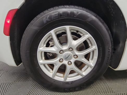 Used 2023 Chrysler Pacifica Touring-L FWD image 47