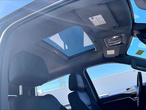 Certified 2022 GMC Sierra 1500 SLT image 14