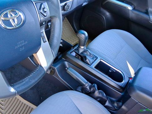 Used 2019 Toyota Tacoma SR5 RWD image 23