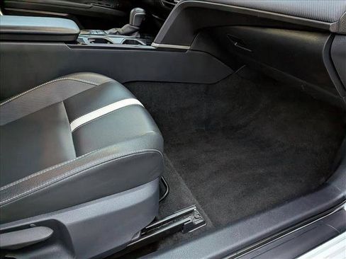 Used 2025 Toyota Camry SE image 15