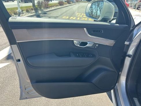 Certified 2025 Volvo XC90 B6 Plus AWD/4WD image 13