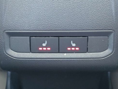 Used 2021 Volkswagen Jetta SE FWD image 16