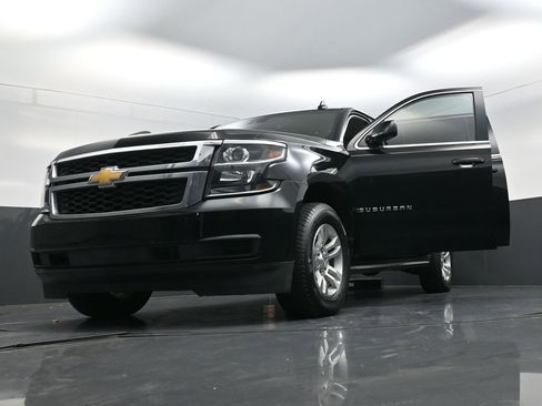 Used 2019 Chevrolet Suburban LT image 30