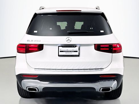 Certified 2025 Mercedes-Benz GLB 250 GLB 250 image 4