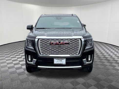Used 2024 GMC Yukon XL Denali w/ Advanced Technology Package AWD/4WD image 2