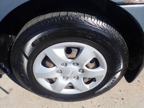 Used 2008 Kia Sedona LX FWD image 17