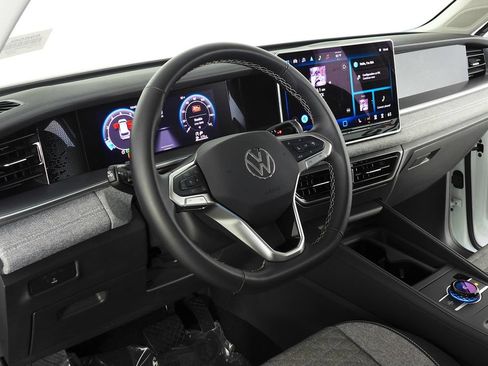 Used 2025 Volkswagen Tiguan S FWD image 30
