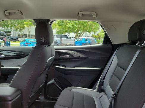 Used 2025 Chevrolet TrailBlazer LS FWD image 13