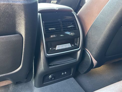 Used 2024 BMW X7 xDrive40i w/ Executive Package AWD/4WD image 23