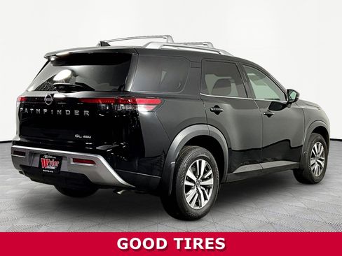Used 2025 Nissan Pathfinder SL AWD/4WD image 6