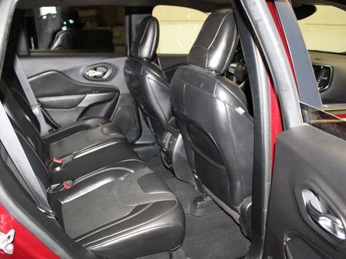 Used 2020 Jeep Cherokee Limited w/ Technology Group image 33