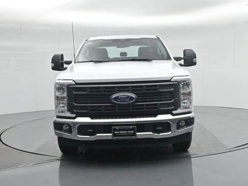 New 2026 Ford F250 XL w/ XL Chrome Package image 36