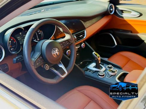 Used 2020 Alfa Romeo Giulia AWD w/ Cold Weather Package image 7