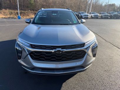 New 2026 Chevrolet Trax LT w/ Sunroof Package