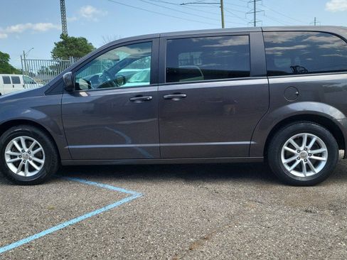 Used 2019 Dodge Grand Caravan SE FWD image 5