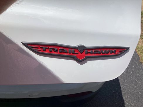 Used 2023 Jeep Compass Trailhawk image 9