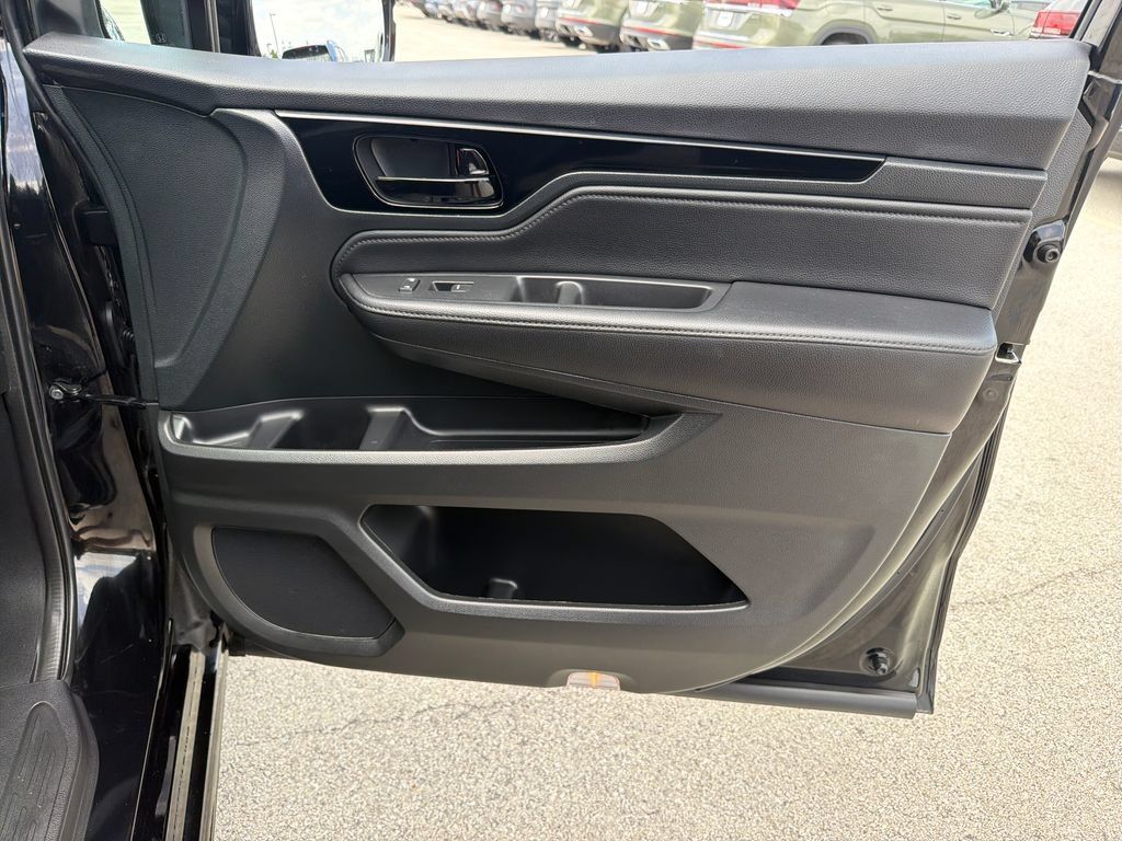 Used 2023 Honda Odyssey Elite image 29