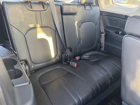 Used 2025 Honda Pilot Elite image 15