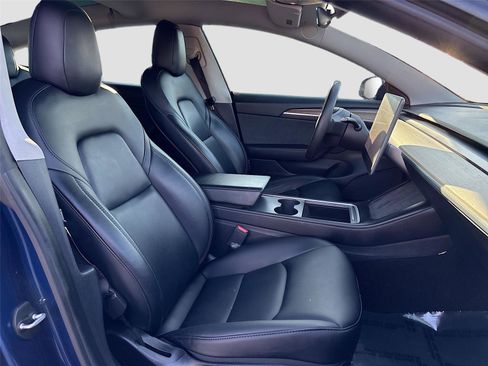 Used 2021 Tesla Model 3 Standard Range Plus image 30