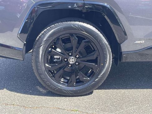 Used 2023 Toyota RAV4 SE w/ SE Grade Weather Package image 7