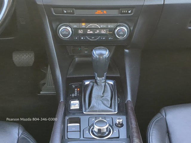 Used 2018 MAZDA MAZDA3 Touring FWD image 18