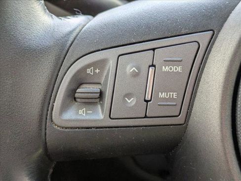 Used 2013 Kia Soul + FWD image 4