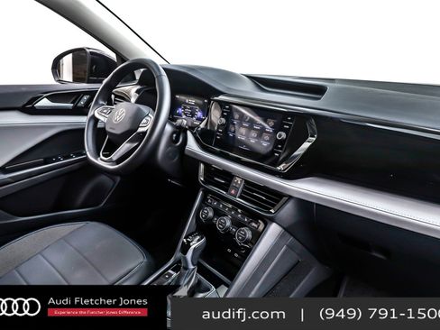 Used 2024 Volkswagen Taos SE image 16