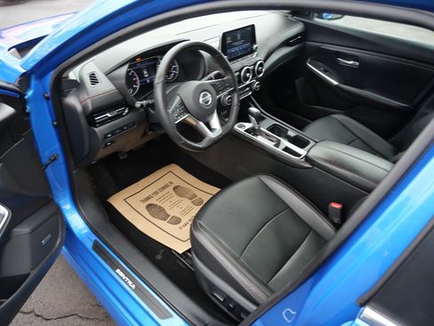 Used 2021 Nissan Sentra SR w/ SR Premium Package image 8