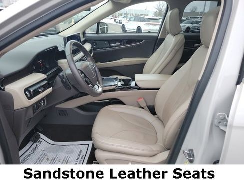 Used 2021 Lincoln Nautilus Reserve image 4