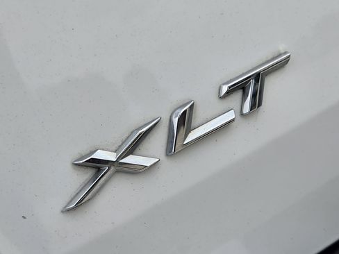 Used 2020 Ford Explorer XLT w/ Equipment Group 202A RWD image 31