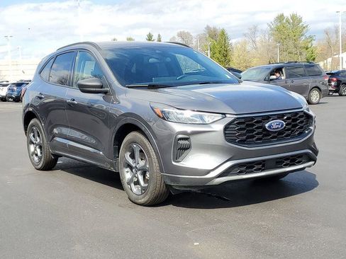 Used 2023 Ford Escape ST-Line w/ Tech Pack #1 AWD/4WD image 2
