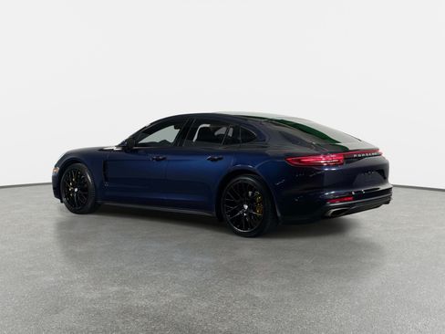 Used 2017 Porsche Panamera 4 AWD/4WD image 5
