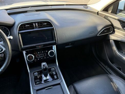 Used 2020 Jaguar XE S image 24