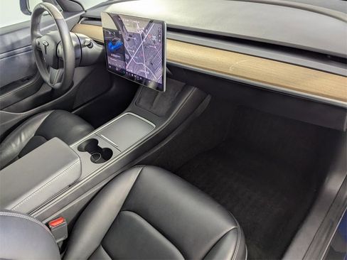 Used 2021 Tesla Model 3 Standard Range Plus image 33