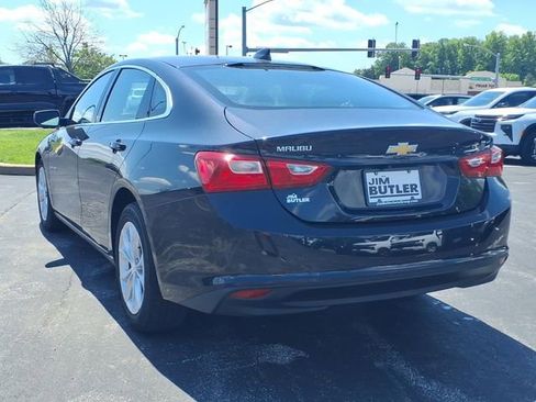 Used 2023 Chevrolet Malibu LT FWD image 2