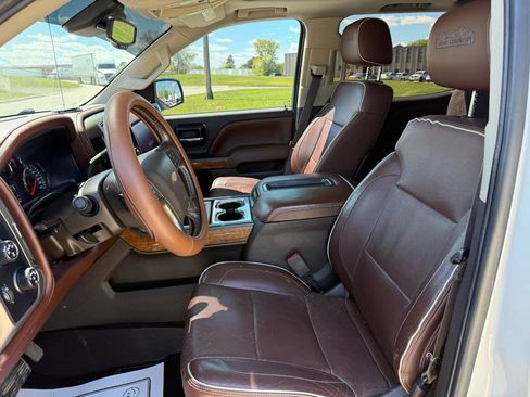 Used 2014 Chevrolet Silverado 1500 High Country w/ High Country Premium Package AWD/4WD image 16