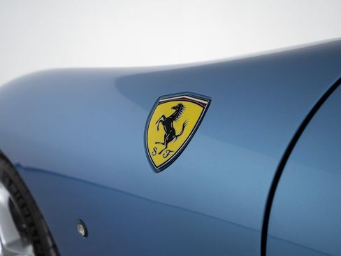 Used 2023 Ferrari Roma RWD image 9