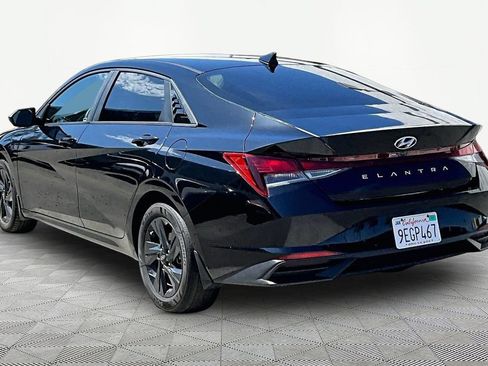 Used 2023 Hyundai Elantra SEL FWD image 6