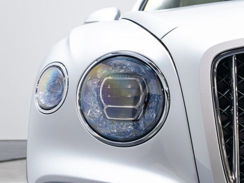 Used 2021 Bentley Flying Spur W12 image 54