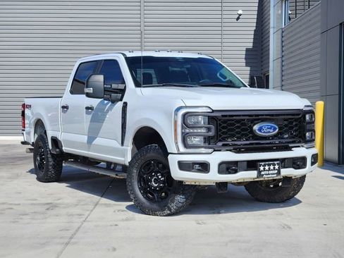 Used 2024 Ford F250 XL w/ STX Appearance Package AWD/4WD image 2