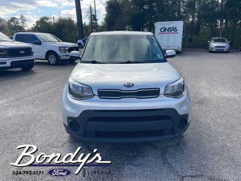 Used 2017 Kia Soul image 3
