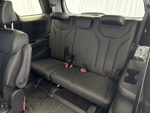 Used 2025 Hyundai Palisade Calligraphy image 21