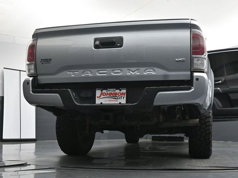 Used 2022 Toyota Tacoma TRD Off-Road w/ Technology Package AWD/4WD image 40