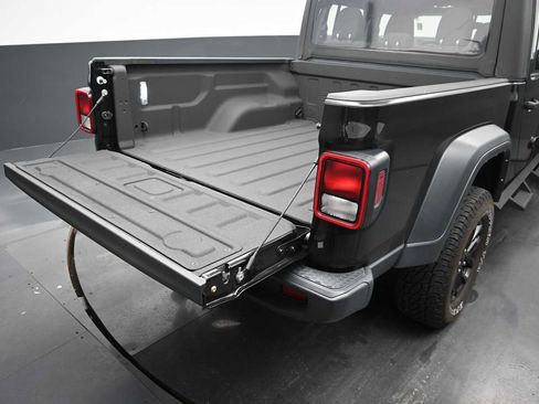 Used 2022 Jeep Gladiator Sport w/ Trailer Tow Package AWD/4WD image 25